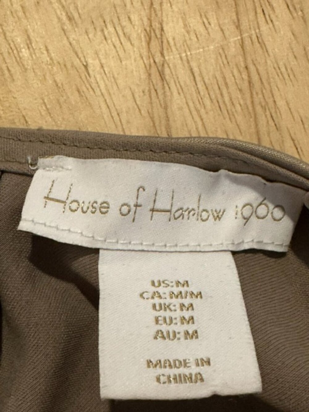 House of Harlow 1960 | Satin Side Ruched Midi Dress Sleeveless Taupe Sz M - Picture 5 of 9